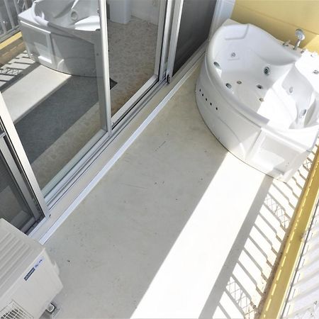 Okinawa Ocean Front Chatan Exterior foto
