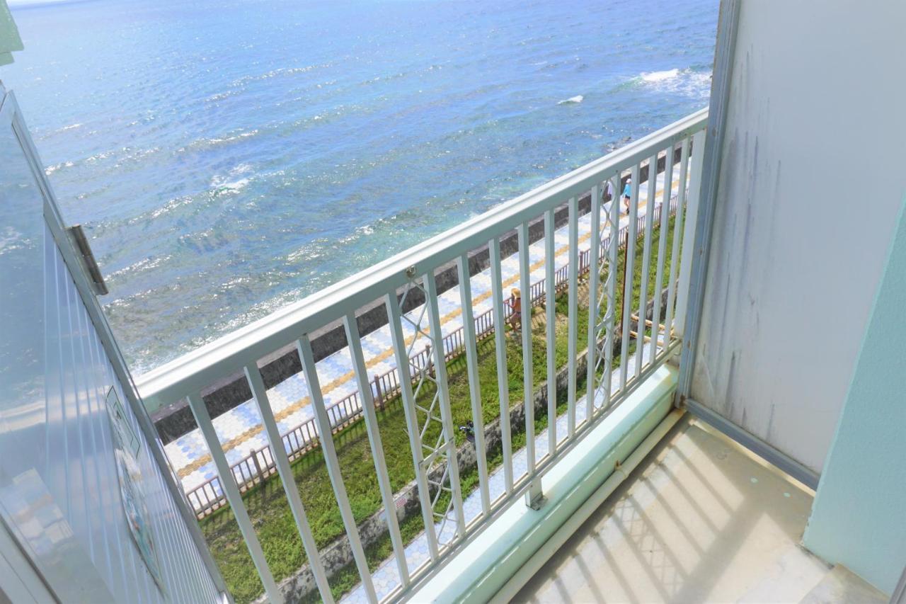 Okinawa Ocean Front Chatan Exterior foto